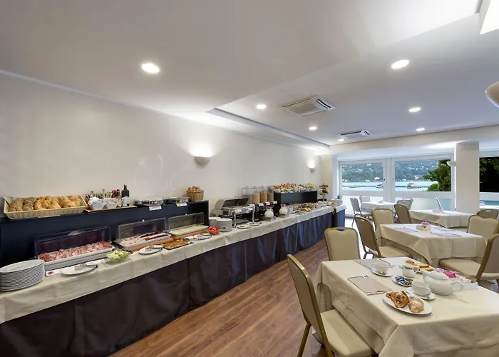 Barchetta Excelsior 4* קומו